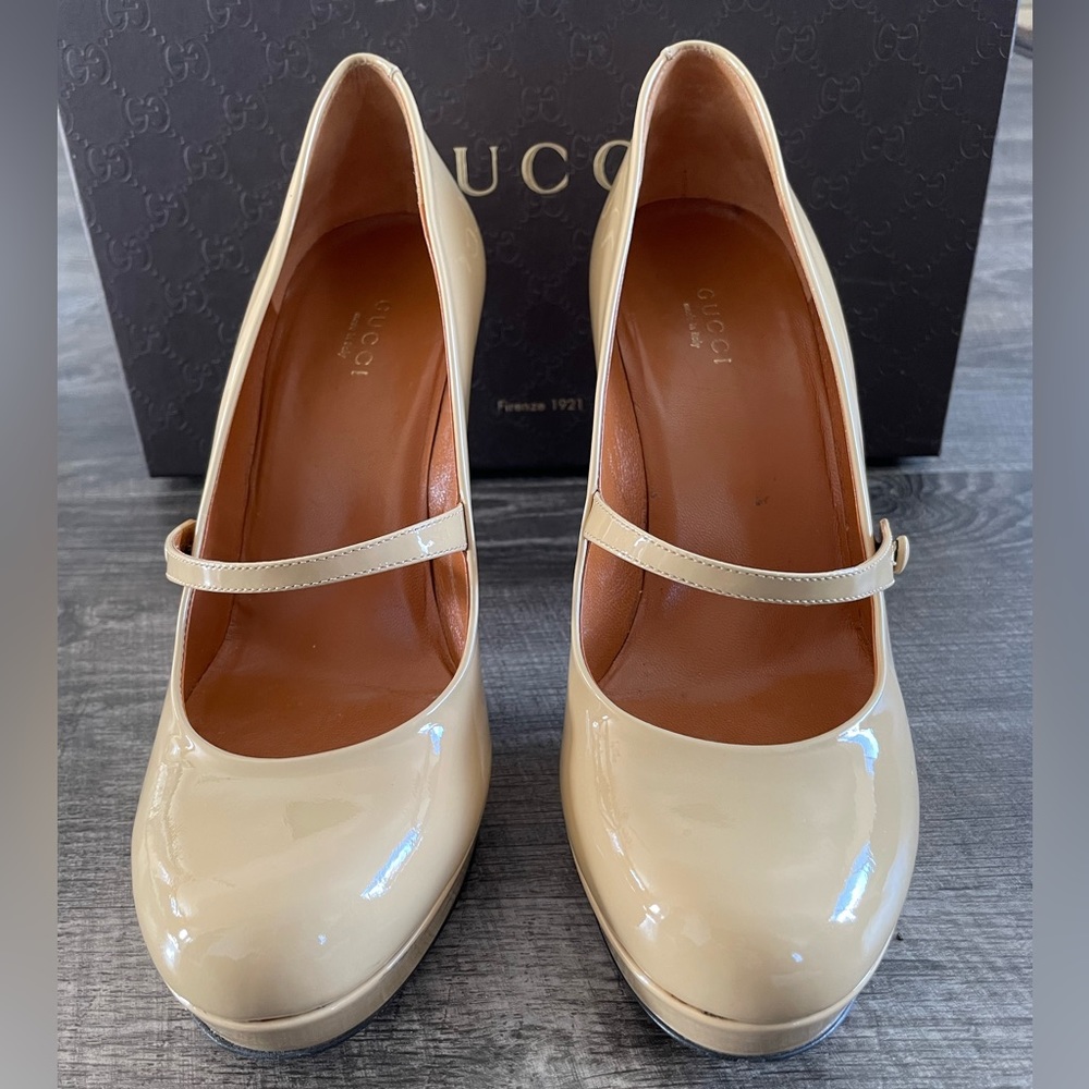 Gucci Tan Heels Sleek Design - Picture 8 of 16